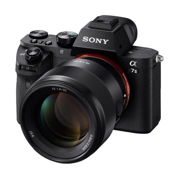 Sony FE 85mm f/1.8 Sony FE 85mm f/1.8