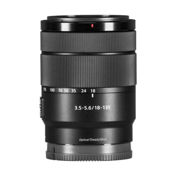 Sony E 18-135mm f/3.5-5.6 OSS