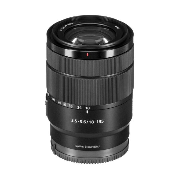 Sony E 18-135mm f/3.5-5.6 OSS
