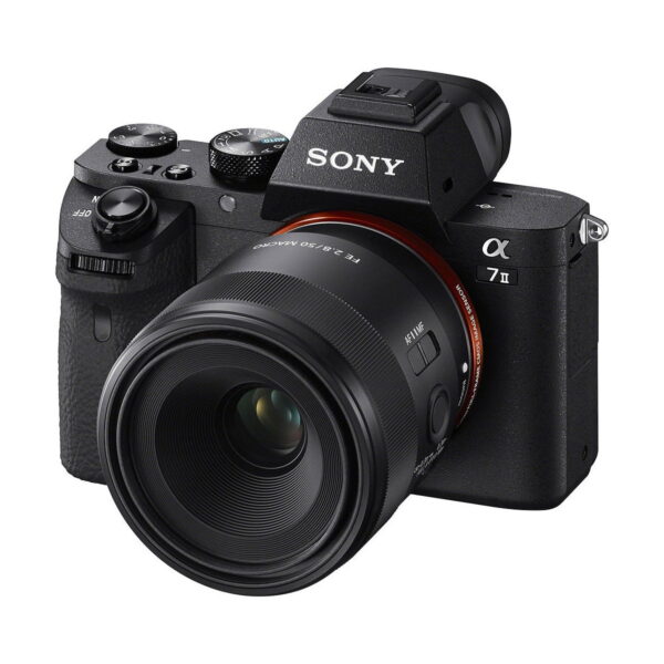 Sony FE 50mm f/2.8 Macro