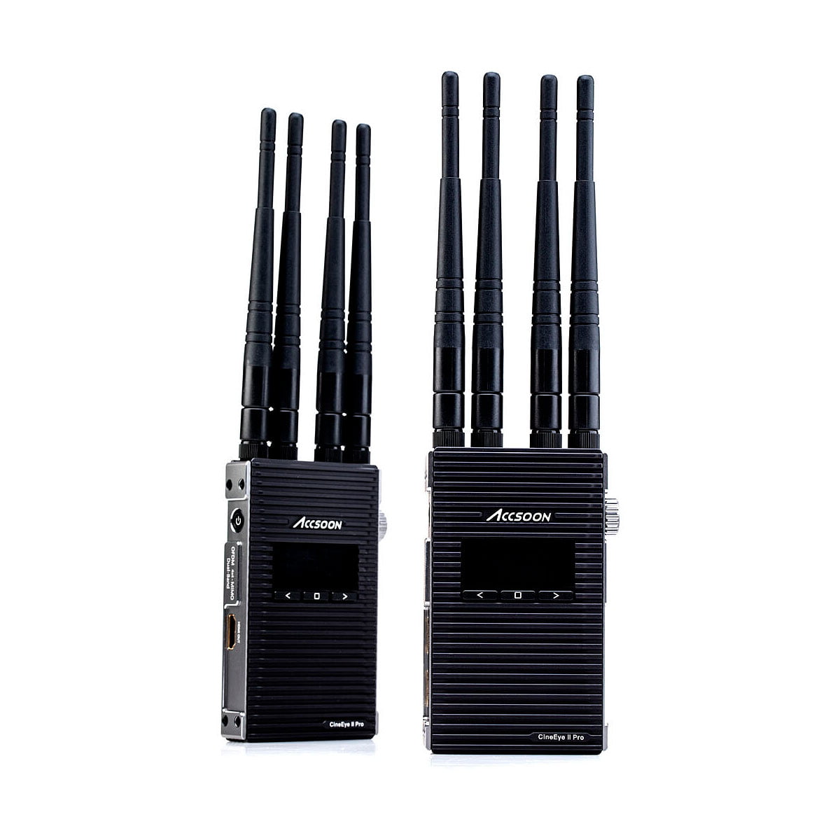 Kaksi mustaa Accsoon CineEye 2 PRO 2.4 & 5GHz WiFi Transmitter HDMI -yksikköä, joissa kummassakin on neljä antennia, seisovat pystyssä valkoista taustaa vasten.