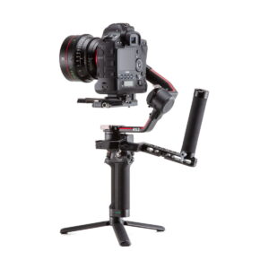 DJI R Twist Grip Dual Handle for RS 2 & RSC 2 on musta käsikannettava gimbal-lisävaruste, jossa on jalustan jalusta ja joka on suunniteltu tarjoamaan vakaata kuvamateriaalia ja sujuvaa videokuvausta ammattikäyttöön tarkoitetuille DSLR-kameroille.