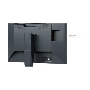 Eizo_31_1_ColorEdge_CG319X_17_9_Hardware_Calibration_IPS_Monitor_012 Eizo 31,1" ColorEdge CG319X -näytön takanäkymä, jossa näkyy USB-portit, joissa on merkinnät, jotka korostavat USB-alasvirtaporttia sivulla ja USB-ylävirtaporttia takapaneelin keskellä alhaalla.