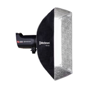 Elinchrom Rotalux Squarebox 70cm on musta studiostroboskooppivalaisin, jossa on suorakulmainen hopeinen heijastin softbox, joka on suunniteltu ammattimaiseen valokuvaukseen.
