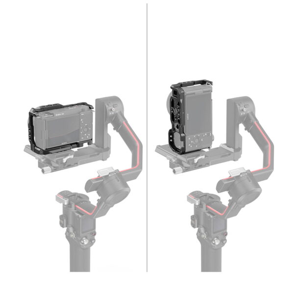 Kaksi näkymää SmallRig Cage for Sony ZV-E10 3531 -laitteelle asennetusta SmallRig Cage -laitteesta gimbaaliin takaapäin ja sivulta. Osittain läpinäkyvä kardaani korostaa kameran sijaintia ja suuntausta häkissä.