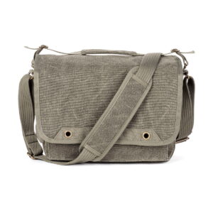 Think Tank Retrospective 7 V2.0 - Pinestone on khaki kangas messenger laukku läppä sulkeminen, säädettävä olkahihna, yläkahva, ja kaksi metallista läpivienti edessä yksinkertainen, toimiva muotoilu.