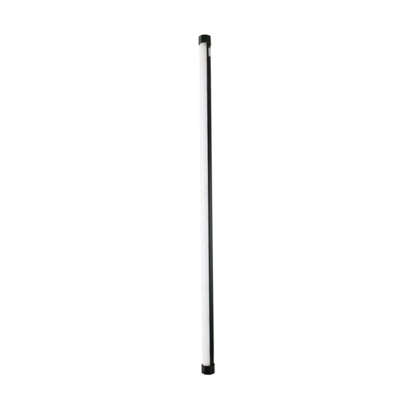 NANLITE PavoTube II 30X 1kit on pitkä, sylinterimäinen LED-valoputki, jossa on valkoinen keskusta ja mustat päätykappaleet, jotka näkyvät pystysuorassa valkoista taustaa vasten.