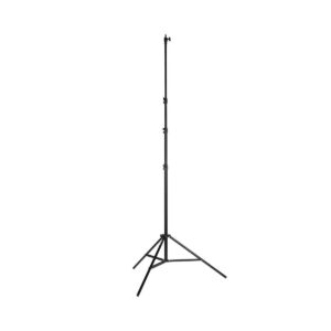 Quadralite AIR Pneumaattinen valaisinjalusta 395cm, musta ja säädettävä kolmella jalalla, joka on pystysuorassa valkoisella pohjalla.