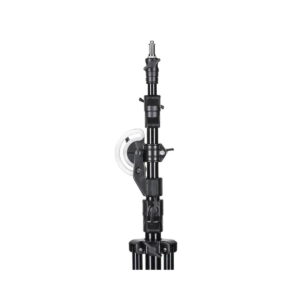 Quadralite Boom Multi Studio Tripod on musta säädettävä jalusta, jossa on useita lukituskiinnikkeitä ja metallinen kiinnitystappi yläosassa, kuvassa valkoista taustaa vasten.