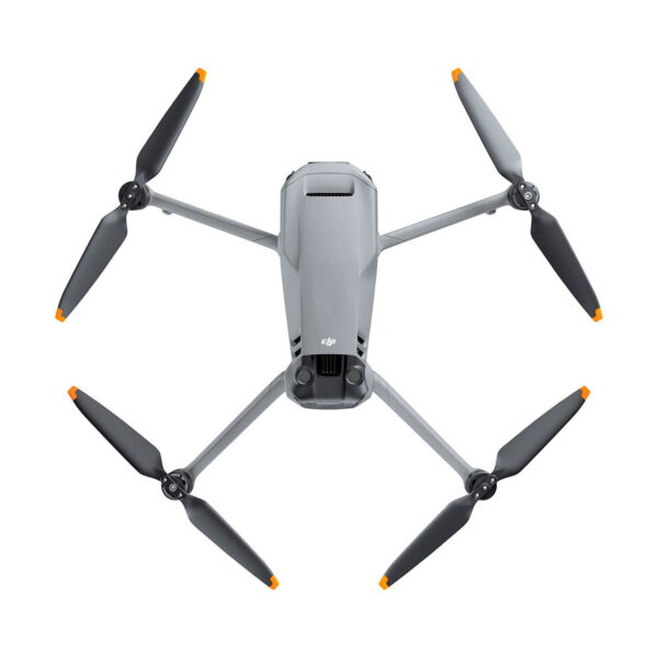 DJI_Mavic_3_Fly_More_Combo_008 DJI Mavic 3 Fly More Combo -lennokki, harmaa, jossa on neljä mustaa potkuria, joissa on oranssit kärjet, näkyy ylhäältä valkoisella pohjalla.