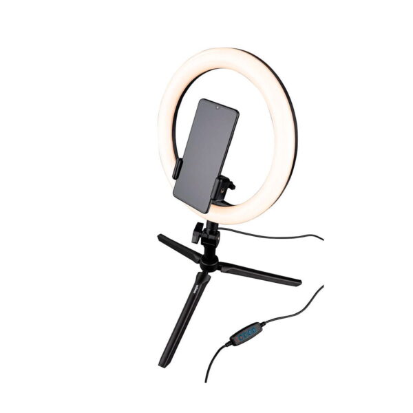 Dörr VL-26 Bi-Color Rengasvalo Vlogging Kit sisältää rengasvalon, jonka keskellä on älypuhelimen kiinnitys, joka on kiinnitetty kompaktiin kolmijalkaiseen jalustaan ja toimii kaapelilla, jossa on sisäinen kaukosäädin.