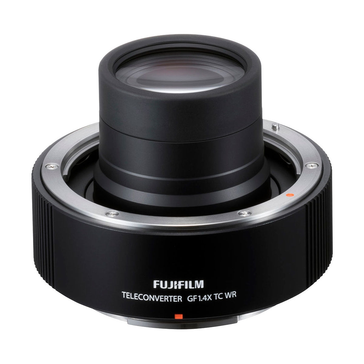 Fujifilm GF 1.4X TC WR -telejatke on musta lieriömäinen telekonvertteri, jossa on hopeinen kiinnitysrengas ja näkyvä lasielementti, joka on suunniteltu yhteensopiviin kameran objektiiveihin kiinnittämiseen.