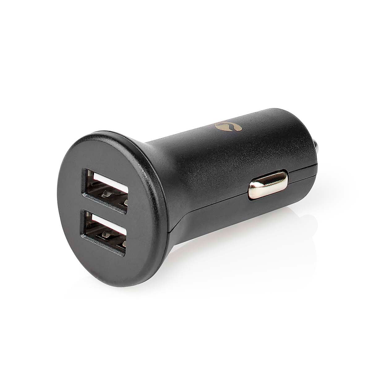 Nedis Autolaturi 2x2.4A USB-A on musta, sylinterinmuotoinen, kahdella USB-portilla varustettu kaksois-USB-autolaturi, joka on suunniteltu ajoneuvon tupakansytytinliitäntään ja jossa on pieni logo sivulla.