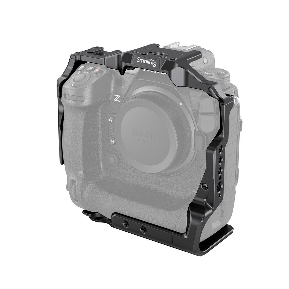 SmallRig Cage for Nikon Z9 3195 asennetaan akkukahvalla varustettuun Nikon Z9 -kameraan, joka tarjoaa suojaa ja lisävarusteiden kiinnityspisteitä. Puoliksi läpinäkyvä kameranäkymä korostaa häkin muotoilua ja ominaisuuksia.