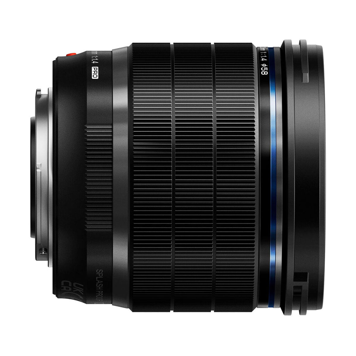 OM SYSTEM M.Zuiko Digital ED 20mm f/1.4 PRO -objektiivin sivukuvassa näkyy sen musta viimeistely, kuvioidut pitorenkaat ja sininen korostus etupuolen lähellä, ja sen polttoväli- ja aukkomerkinnät ovat 20 mm ja 1:1,4.