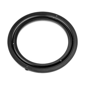 NiSi Filter Holder Kit V7 (True Color NC CPL) -levysuodin pidike on musta pyöreä, sileäpintainen metallinen sovitinrengas, joka näkyy ylhäältäpäin valkoisella pohjalla.