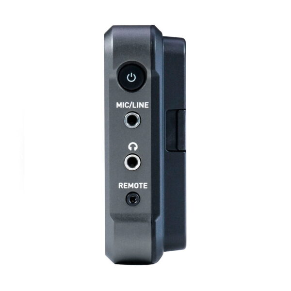 Atomos Ninja V+ 5,2" HDMI ulkoinen tallennin lähikuvassa näkyy kompakti, suorakulmainen muotoilu, jossa on virtapainike, MIC/LINE- ja REMOTE-tuloliitännät sekä kuulokeliitäntä etupaneelissa.