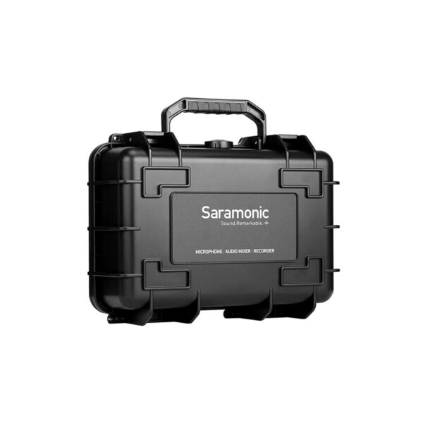 Musta kovakuorinen Saramonic Vlink2 Kit2 (TX+TX+RX) + SR-C8 Kuljetuslaukku, jossa on kahva, ihanteellinen laitteiden säilyttämiseen, etupuolelle merkitty ja eristetty valkoisella pohjalla.