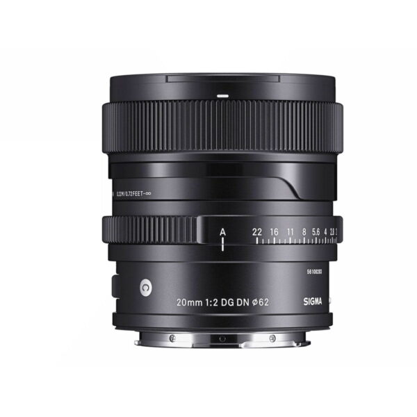 A Sigma 20mm f/2 DG DN C -objektiivi, Sony E, musta, näkyy valkoista taustaa vasten. Objektiivissa on aukko- ja tarkennusrenkaat, aukkomerkinnät sekä brändäys selvästi esillä.