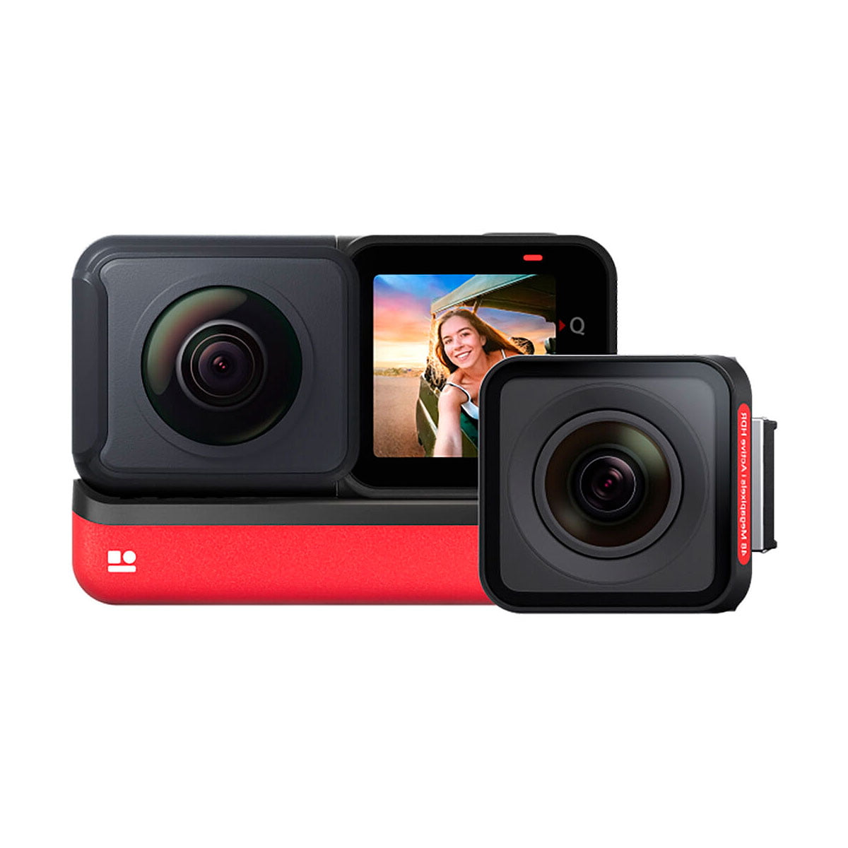 Insta360 One RS Twin Edition -kamerassa on laaja linssi, irrotettava moduuli ja näyttö, jossa on hymyilevä nainen ulkona valkoista taustaa vasten.