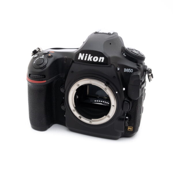 Nikon D850 + akkukahva (SC 81000, sis.ALV24%) - Käytetty