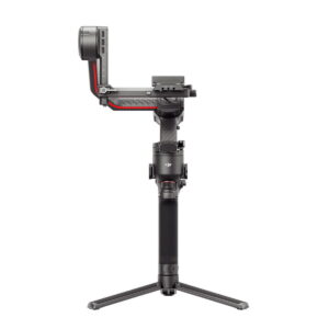 DJI RS 3 Pro -gimbaali on musta käsikameran gimbaalivakaaja, jossa on jalusta, pystyvarsi ja useita säätönuppeja ja joka on suunniteltu vakaaseen videokuvaukseen.