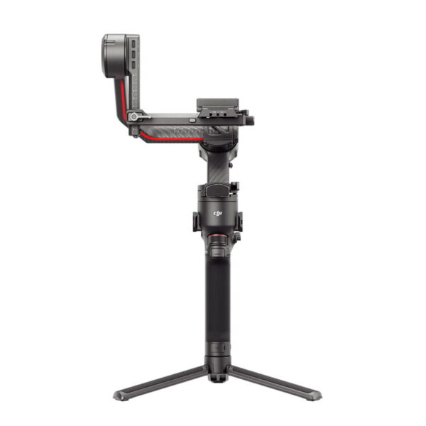 DJI RS 3 Pro -gimbaali on musta käsikameran gimbaalivakaaja, jossa on jalusta, pystyvarsi ja useita säätönuppeja ja joka on suunniteltu vakaaseen videokuvaukseen.