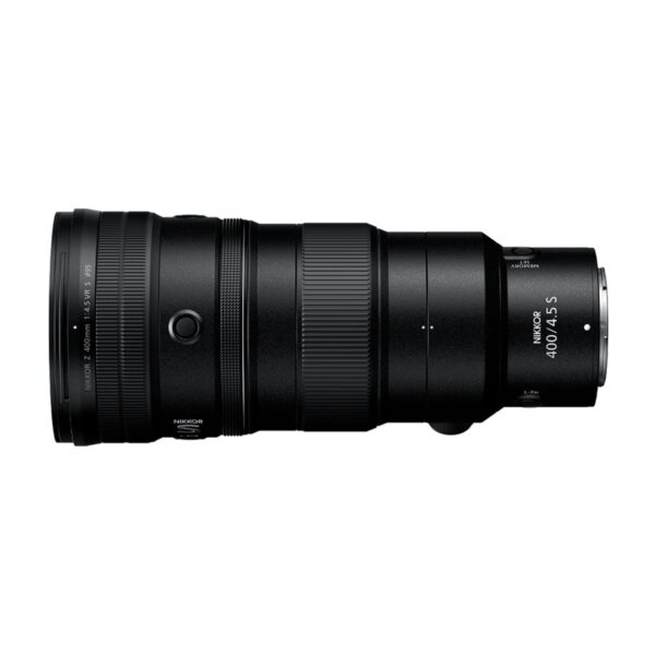Nikon Nikkor Z 400mm f/4.5 VR S -objektiivi on musta teleobjektiivi, jossa on kuvioitu zoomausrengas ja yksityiskohtaiset merkinnät sivuprofiilissa valkoista taustaa vasten.