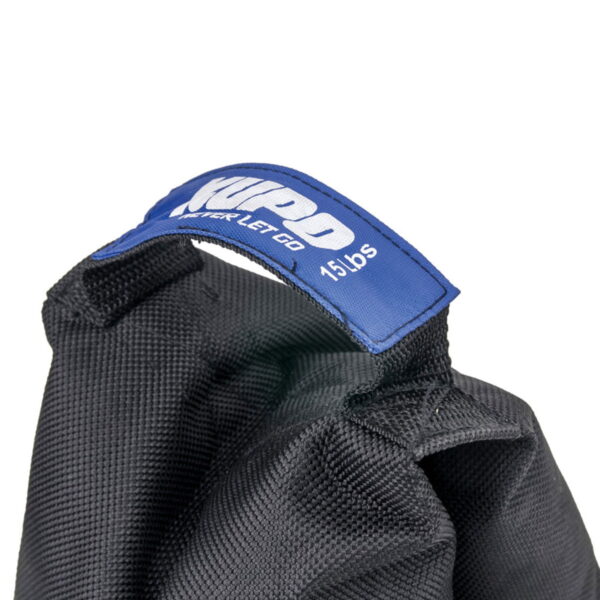 Lähikuva mustasta Kupo KSF-15 Shot Bag - 6,9 kg:n laukusta, jossa on sininen kahvamerkki valkoisella tekstillä.