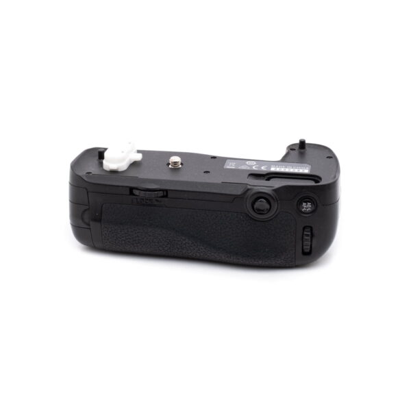 nikon_handle-2 Nikon MB-D16 battery grip - Used