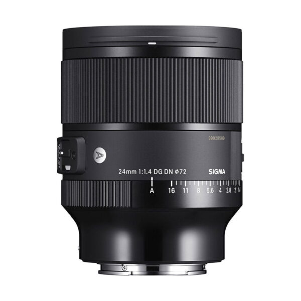 Sigma 24mm f/1.4 DG DN Art -objektiivi (Sony E) mustana näkyy pystyssä, näkyvillä tarkennusrenkailla ja aukkorenkailla, polttoväli ja tekniset tiedot merkittyinä valkoista taustaa vasten.