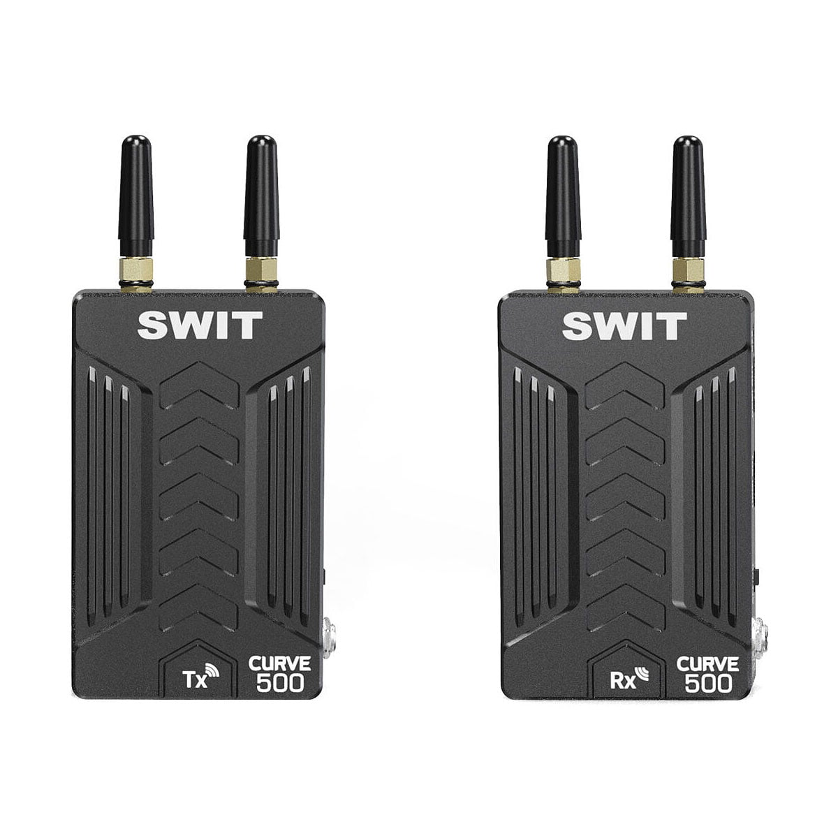 Kaksi mustaa Swit Curve500 Tx+Rx Wireless Kit -lähetintä antenneineen on vierekkäin. Vasemmanpuoleisessa yksikössä on merkintä Tx ja oikeanpuoleisessa Rx; molemmissa lukee "CURVE 500" ja niiden etupuolella on Chevron-kuvio.