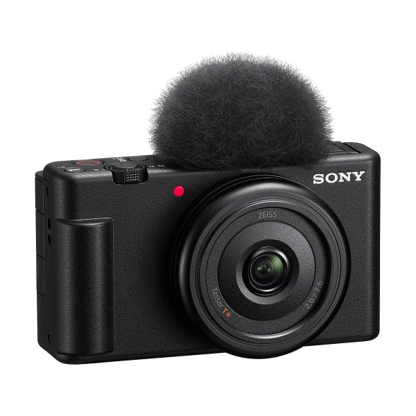 Sony ZV-1F -kompaktikamera on kompakti musta digitaalikamera, jossa on Zeiss-merkitty objektiivi, ohjauspainikkeet ylä- ja takapuolella sekä irrotettava mikrofonin tuulisuoja ("kuollut kissa").