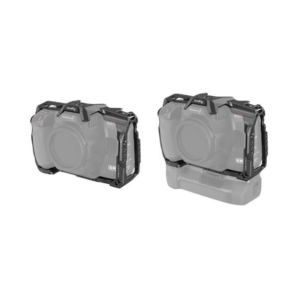 Kaksi SmallRig 3517 Full Cagea BMPCC 6K Pro & 6K G2:lle näytetään vierekkäin: toinen kameran rungossa ja toinen kamerassa, jossa on akkukahva. Nämä häkit on suunniteltu suojaamaan ja tukemaan kameralaitteita.