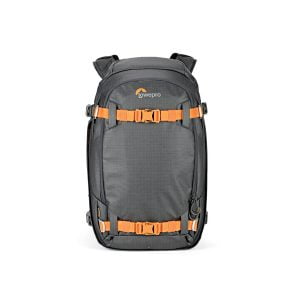 Lowepro Whistler BP 350 AW II GL -kamerareppu, musta ja harmaa, oransseilla hihnoilla ja soljilla, näkyy pystyssä valkoisella pohjalla.