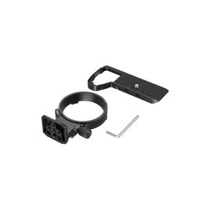 SmallRig 2976 L-kiinnike Canon EOS R5, R6 ja R5C -kameroille on esitetty mustasta metallista, jossa on pyöreä rengas, irrotettava pohjalevy ja pieni kuusiokoloavain, kaikki valkoisella pohjalla.