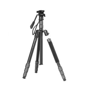 SmallRig 3760 Video Tripod CT180 on musta kolmella säädettävällä jalalla, kääntökahvalla ja yläkiinnityslevyllä varustettu kolmijalkainen jalusta, joka näkyy valkoisella taustalla.