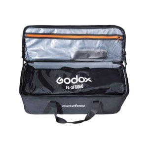 Godox FL150S-K2 Flexible LED 2 -valosarjan avonaisessa mustassa kantolaukussa lukee "FL-SF6060" sisäpussissa, jossa on verkkotaskuja ja vetoketju kannen sisällä.