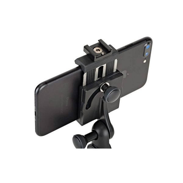JOBY GripTight PRO 2 GorillaPod pitää älypuhelimen vaakasuorassa sen mustassa säädettävässä kiinnikkeessä, joka kiinnittyy kolmijalkaan tai jalustaan - ihanteellinen puhelimella valokuvaamiseen tai videokuvaamiseen.