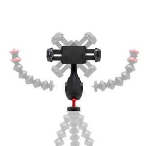 Joby-GripTight-Pro-3-4 Joby GripTight Pro 3 Phone Mount -puhelinpidikkeessä on säädettävä älypuhelinpidike ja segmentoidut, taivutettavat jalat, jotka on esitetty eri käsivarsiasennoissa korostamaan sen joustavaa liikerataa.