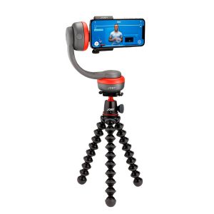 Joby Pan Tilt Bracket for Spin pitää älypuhelimen turvallisesti vaakasuorassa videon tai livestreamin aikana, ja laitteen joustavat punaiset ja mustat jalat ja säädettävät nivelet tarjoavat monipuolisen asemoinnin.