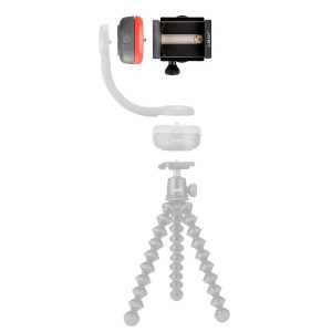 Joby Spin Phone Mount Kit on esillä täysissä väreissä punaisella korostetun säädettävän varren kanssa, kun taas joustavan jalustan ja kuulapään alaosat näkyvät harmaina.