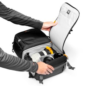 Lowepro Fastpack BP 250 AW III -kamerareppu, musta