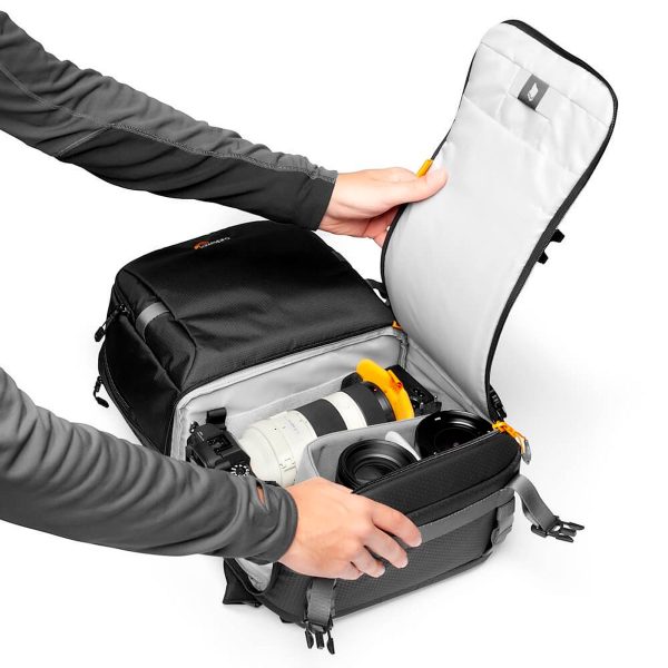 Lowepro Fastpack BP 250 AW III -kamerareppu, musta