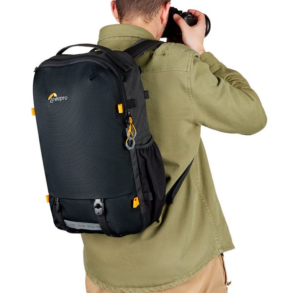 Lowepro Trekker Lite BP 250 AW -kamerareppu, musta