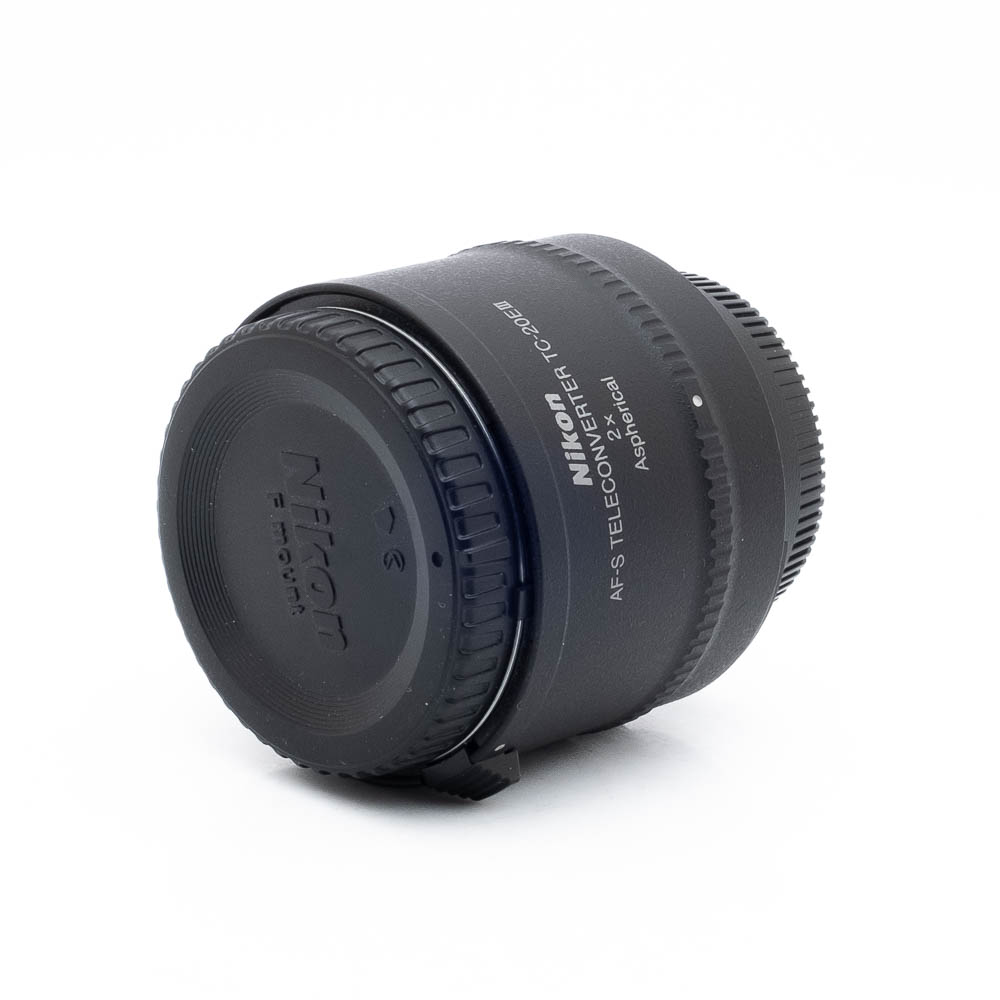 Nikon AF-S Teleconverter TC-20E III - Käytetty