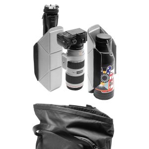 Peak Design Everyday Totepack 20L v2 - Musta -laukussa on pehmustetut väliseinät, jotka pitävät kameran, jalustan ja vesipullon järjestyksessä ja suojassa tyylikkään mustan laukun sisällä.