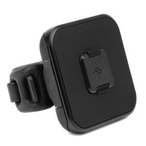 Peak Design Mobile Universal Bar Mount - Black on musta, neliskulmainen lisävaruste, jossa on pyöristetyt reunat ja sivukiinnike ja joka on suunniteltu kiinnittämään laite turvallisesti hihnaan tai vyöhön.