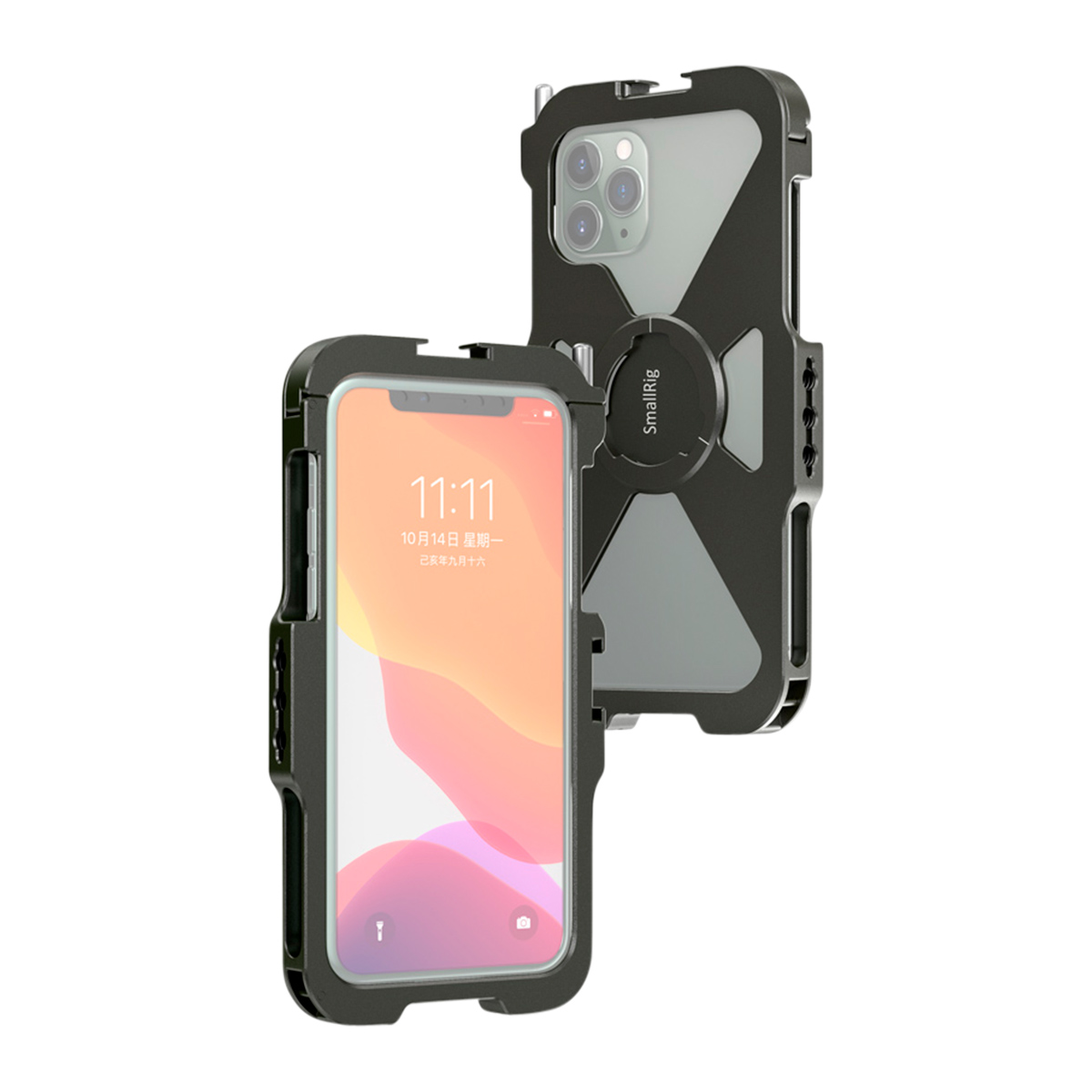 Kuvassa kaksi mustaa SmallRig 2471 Pro -mobiilihäkkiä iPhone 11 Pro -puhelimelle edestä ja takaa. Etupuolella näkyy puhelimen näyttö, kun taas takaosassa on keskeinen pyöreä ote tai kiinnitys.