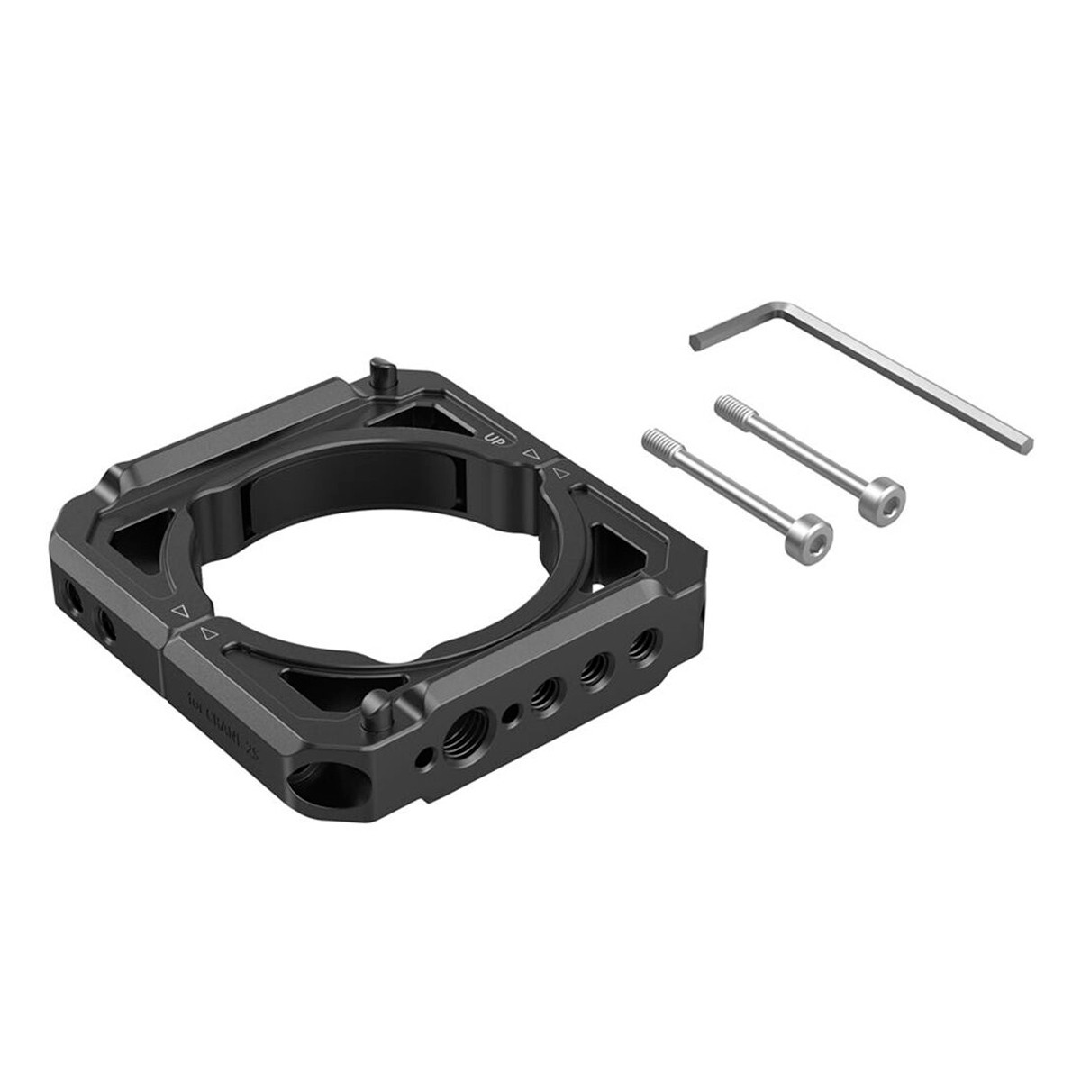 SmallRig 2994 -kiinnityspidike Zhiyun Crane 2S:lle on musta metallinen kiinnike, jossa on pyöreä keskiaukko, kolme sivureikää, ja sen mukana toimitetaan kaksi kuusioruuvia sekä pieni L-muotoinen kuusiokoloavain.